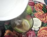 Foto langkah ke 2 dari resep Wedang teh lemon.