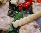 รูปขั้นตอนการทำที่ 2 ของ "ผัดกะเพราหมูยอดมะพร้าวอ่อน"🌶🌿Stir Fried Basil with Pork&Youn
