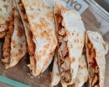 Foto langkah ke 5 dari resep Chicken Quesadilla.