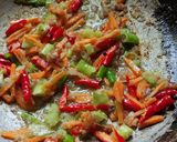 Foto langkah ke 3 dari resep Tumis Sawi + Udang.