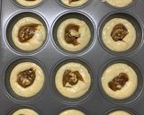 Foto del paso 4 de la receta: Muffins de banana rellenos con dulce de leche y nuez súper húmedos y esponjosos