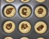 Foto del paso 4 de la receta: Muffins de banana rellenos con dulce de leche y nuez súper húmedos y esponjosos