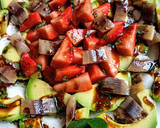 Foto del paso 4 de la receta: Ensalada de aguacate, anchoas naturales, fresas y hierbabuena
