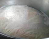 A picture of step 1 of Hakka noodles.