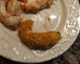 Foto del paso 2 de la receta: Langostinos rebozados con kicos y emulsión de quesos