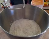 Gombás, kolbászos pizza recept fázis 1 fotója