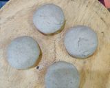 A picture of step 2 of Jowar Roti.