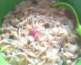 Foto langkah ke 3 dari resep Kwetiau Siram kuah Ramyun.