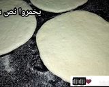 صورة لخطوة 3 من وصفة خبز السميد في الفرن اخف من الريشه