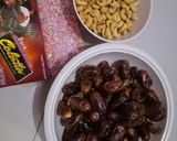 Foto langkah ke 1 dari resep Kurma Mete Lapis Coklat.