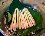Hình bước làm 2 của món Gà hấp muối