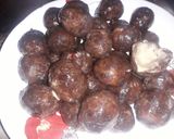 صورة لخطوة 2 من وصفة تمر محشي بالراشي ومقلي بمبروش جوز الهند والزيت 😋