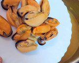 Foto del paso 25 de la receta: Sopa marinera de fanecas y mejillones al azafrán