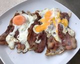 Une image de l'étape 3 de Œufs au bacon à la plancha.