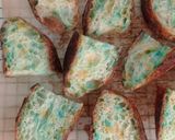 Foto langkah ke 22 dari resep Blue-Orange Sprinkles Sourdough Bread.
