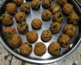 વેજ મન્ચુરિયન ડ્રાય (Veg Manchurian dry recipe in gujarati) રેસીપી સ્ટેપ1ફોટો
