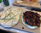 Une image de l'étape 2 de « Club Naan-wich » à la grecque.