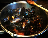 Foto del paso 4 de la receta: Mejillones en salsa de tomate frito a 5 especias