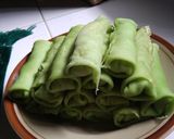 Foto langkah ke 4 dari resep Dadar gulung unti kelapa.