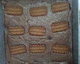 A picture of step 8 of Flaky crispy candi brownie.