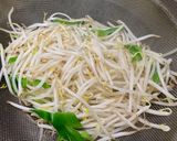 豬肉豆芽 佐胡麻醬/柑橘醋醬的食譜步驟1照片