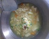 Foto langkah ke 6 dari resep Soto Indomie Sayuran tanpa Daging ala FD ala kadarnya 😄🙈.