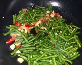 Foto langkah ke 4 dari resep Tumis Tempe & Kacang Panjang 🫛.