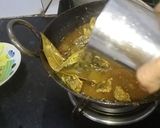 A picture of step 3 of Tengara Fish Curry.