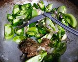 Foto langkah ke 1 dari resep Tumis Tahu Pong Tauco Cabai Hijau.