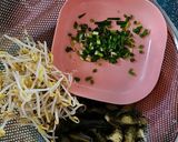 Hình bước làm 1 của món Canh rong chile (tảo xoắn chile), giá đỗ