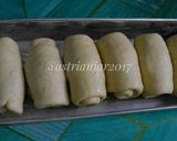 Foto langkah ke 6 dari resep Roti Sobek Ekonomis Eggless.