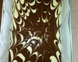 A picture of step 7 of Zebra loaf cake(sponge).