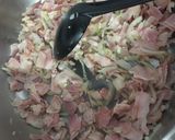Foto del paso 3 de la receta: Ensalada de repollo y tocino
