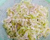 Hình bước làm 1 của món Gỏi gà hoa chuối(bắp chuối)
