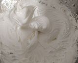 Foto langkah ke 3 dari resep Swiss Meringue Buttercream.
