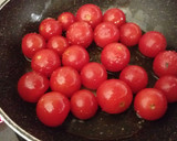 Foto del paso 5 de la receta: Picantón y tomatitos asados con pimientos y patatas fritas