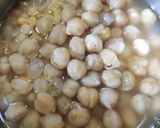 A picture of step 2 of Punjabi Chole.