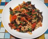 Foto langkah ke 4 dari resep Tumis jamur kemangi.