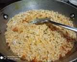 A picture of step 2 of Yippee Noodles.