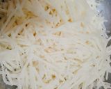 Hình bước làm 1 của món Củ sắn xào tép