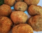 صورة لخطوة 4 من وصفة كرات البطاطس عطريقتي Potato balls stuffed with mozzarella chees