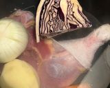 Foto del paso 2 de la receta: Caldo de gallina con fideos, para reanimarse y curarse