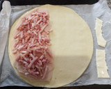 Foto del paso 6 de la receta: Empanadas de Pechuga de pollo con bacon, dátiles y queso con masa Quebrada