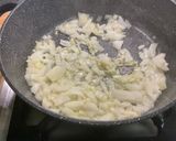 Une image de l'étape 8 de Fondue de poireaux à l'ail, oignon, crème et épices.