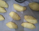 Foto langkah ke 4 dari resep Roti goreng isi daging untuk jualan.