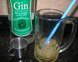 Foto del paso 5 de la receta: Cerveza con Gin y Limón