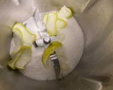 Foto del paso 1 de la receta: Bizcocho de almendra con yogurt griego natural