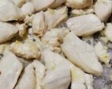 Foto del paso 2 de la receta: Pollo al curry con piña y coco