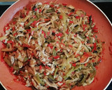 Foto del paso 4 de la receta: Fajitas con carne, verduras, champiñones y queso 🌮🌶️🧀🍅