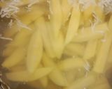 Foto langkah ke 1 dari resep Homemade French Fries.